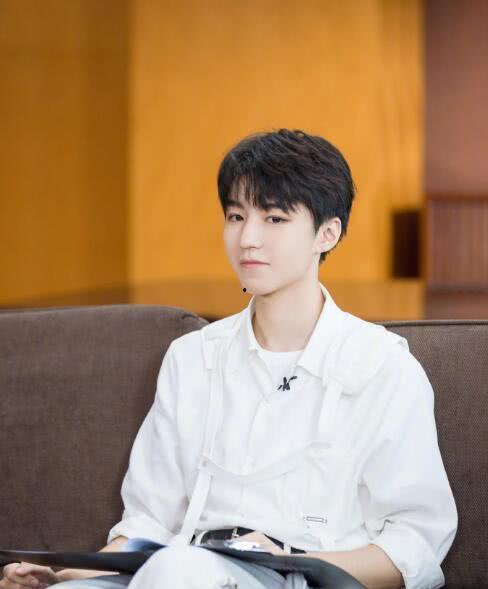 王俊凯肖战最新爆料图片,神秘幕后故事大揭秘！  第2张